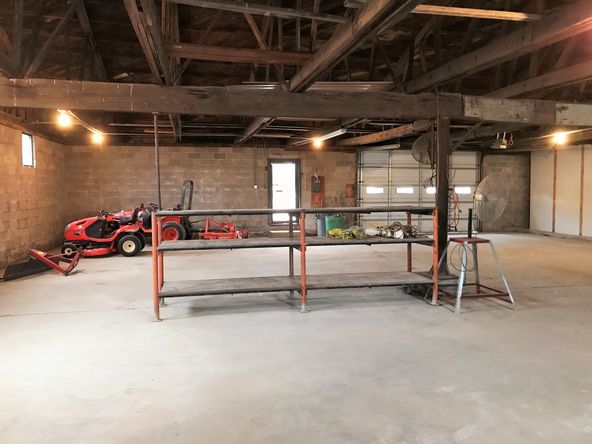 864 Whiting Ave, Galesburg, IL 61401